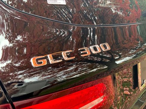 Used 2017 Mercedes-Benz GLC 300 4MATIC image 9