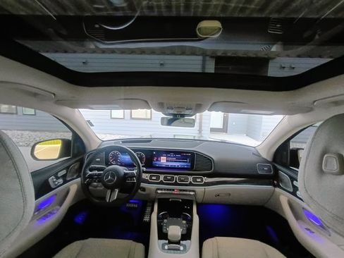 Used 2024 Mercedes-Benz GLS 580 4MATIC image 43