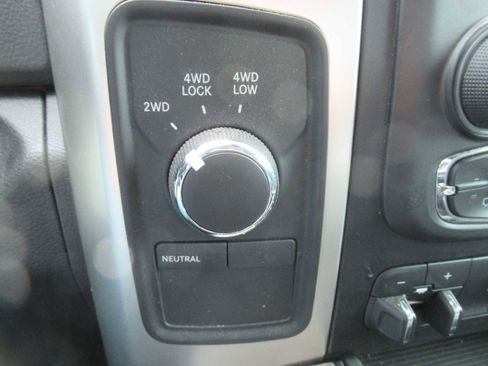 Used 2018 RAM 3500 Big Horn image 32