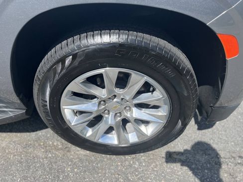 Used 2022 Chevrolet Suburban Premier AWD/4WD image 22