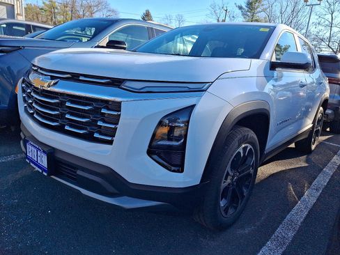 New 2026 Chevrolet Equinox LT image 3