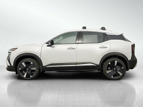 New 2026 Nissan Kicks SR w/ Cold Weather Package image 4