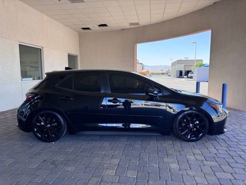 Used 2022 Toyota Corolla SE w/ Carpet Mat Package (TMS) FWD image 6