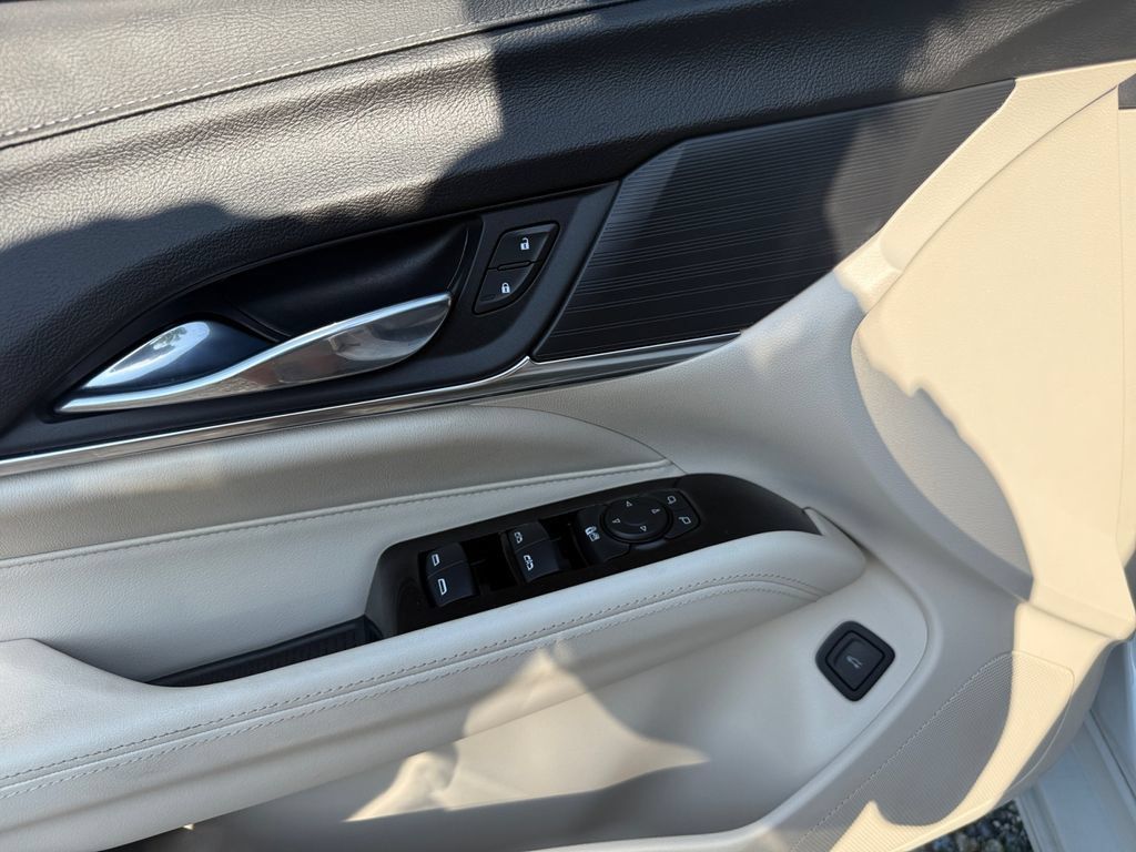 Used 2023 Cadillac CT4 Luxury RWD image 19