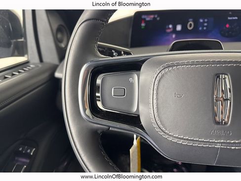 New 2025 Lincoln Navigator L Reserve w/ Jet Appearance Package image 32
