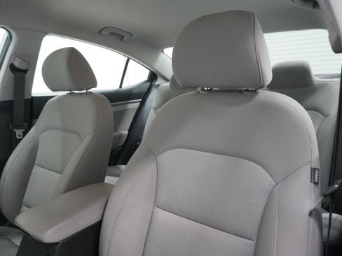 Used 2018 Hyundai Elantra SE FWD image 11
