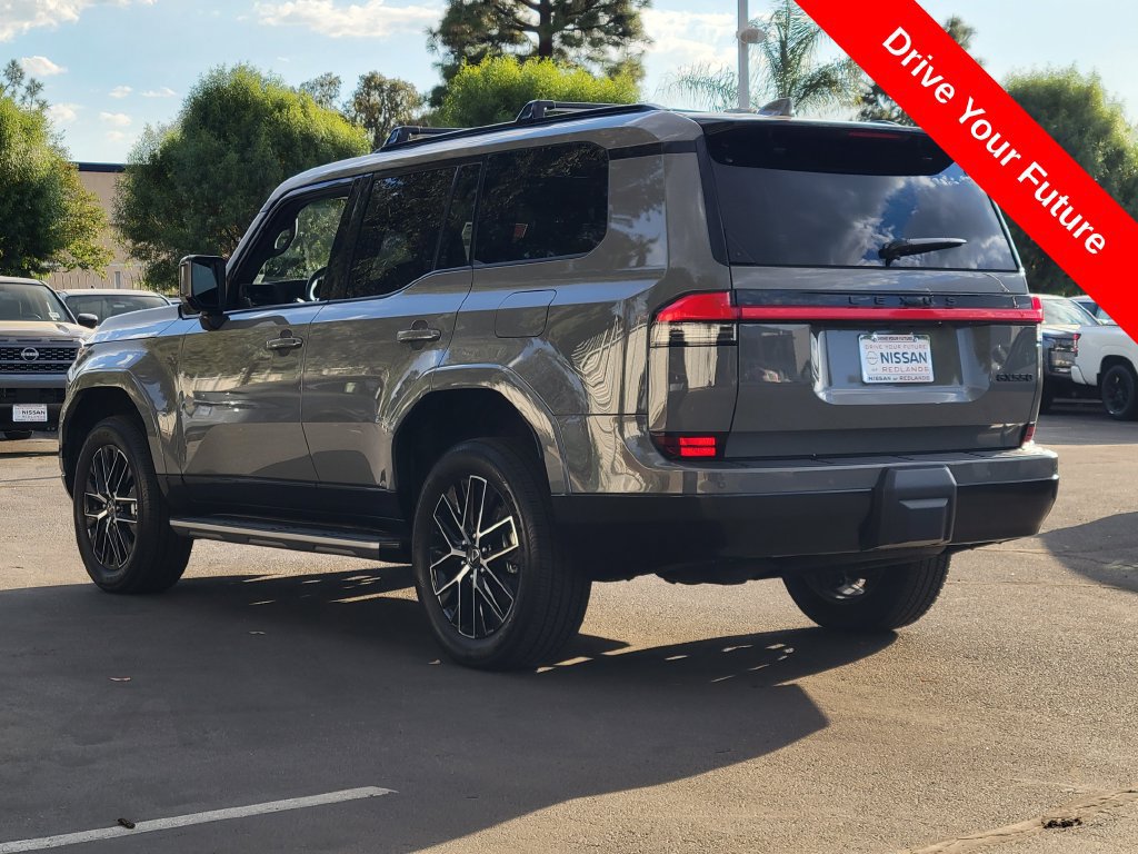 Used 2025 Lexus GX 550 w/ Accessory Package (2T) AWD/4WD image 3
