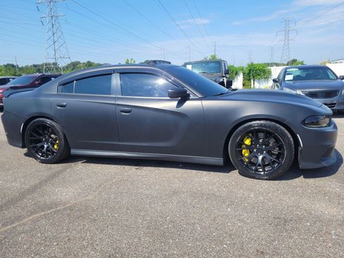 Used 2017 Dodge Charger SRT w/ Harman/Kardon Audio Group image 10