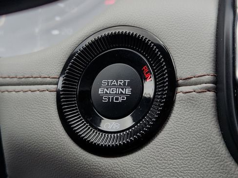 Used 2025 Jeep Compass Limited image 28