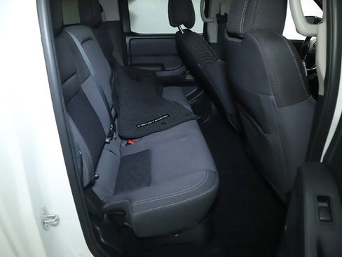 Certified 2025 Nissan Frontier SV RWD image 33