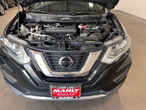 Used 2020 Nissan Rogue SV image 9