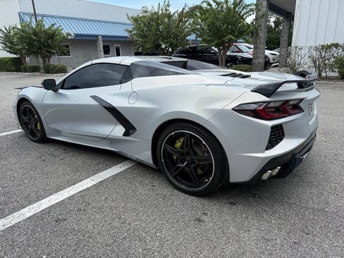 Used 2021 Chevrolet Corvette Stingray Premium Conv w/ Z51 Performance Package RWD image 4