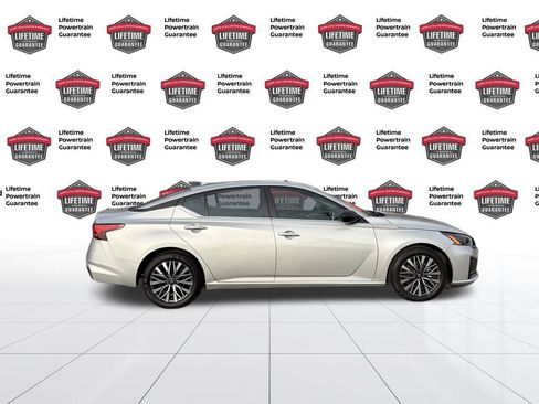 Certified 2024 Nissan Altima 2.5 SV image 7