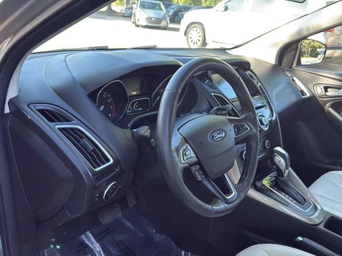 Used 2018 Ford Focus Titanium FWD image 11