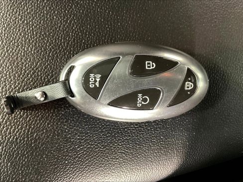Used 2024 Hyundai Elantra Limited FWD image 34
