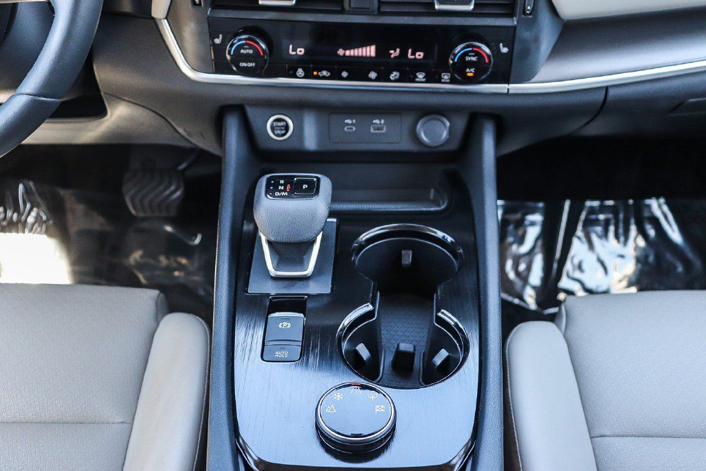 Certified 2023 Nissan Rogue SV w/ SV Premium Package AWD/4WD image 13