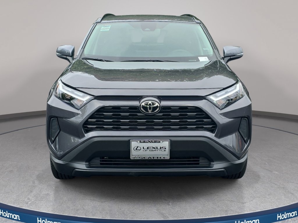 Used 2025 Toyota RAV4 XLE AWD/4WD image 3