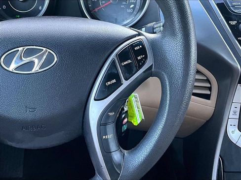 Used 2013 Hyundai Elantra GLS w/ Preferred Pkg FWD image 16