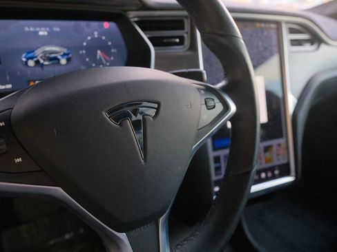 Used 2014 Tesla Model S 85 image 38