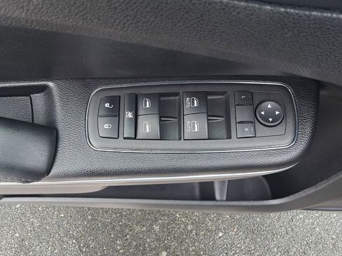 Used 2022 Chrysler 300 Touring image 30