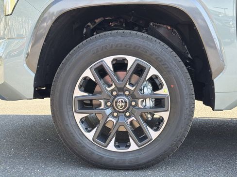 New 2026 Toyota Tundra Limited AWD/4WD image 7