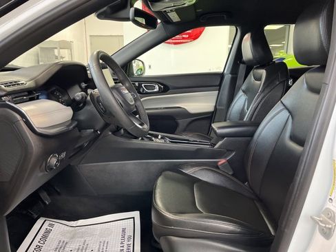 Certified 2024 Jeep Compass Limited image 13