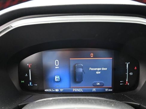 Used 2024 Ford Escape ST-Line w/ Cold Weather Package FWD image 19