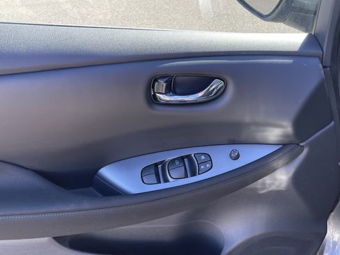Used 2025 Nissan Leaf S FWD image 17