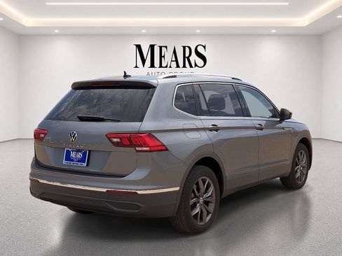 Used 2022 Volkswagen Tiguan SE FWD image 5