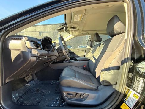 Used 2025 Toyota Camry XLE image 24