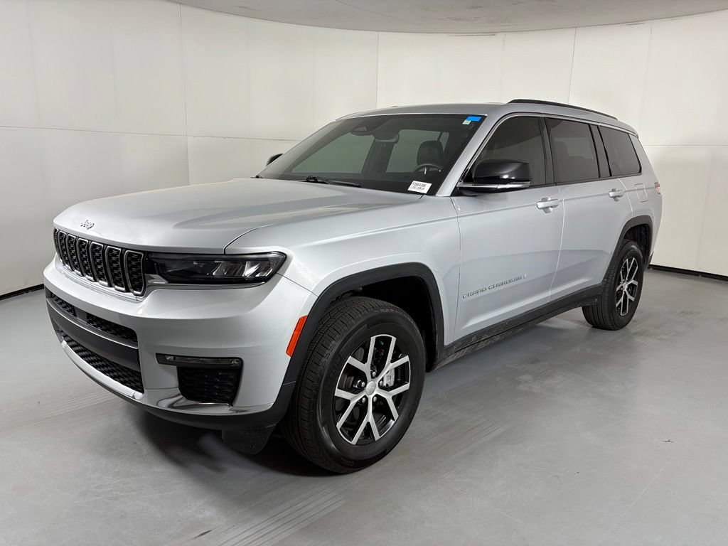 Used 2024 Jeep Grand Cherokee L Limited RWD image 4