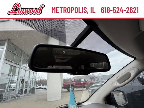 Used 2012 Volkswagen Routan SE image 18