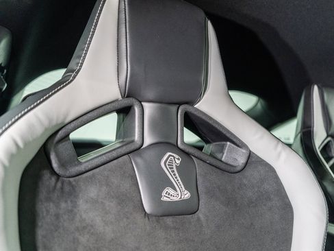 Used 2022 Ford Mustang Shelby GT500 w/ Carbon Fiber Track Pack image 51