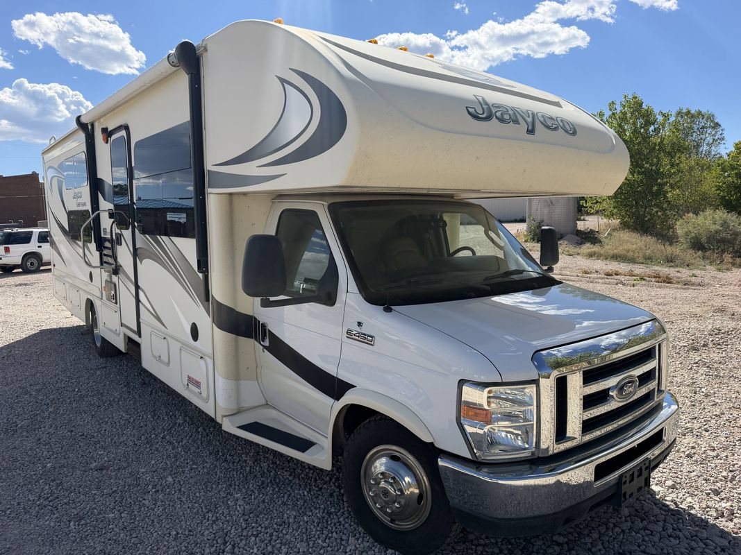 Used 2016 Ford E-450 and Econoline 450 Super Duty w/ Motorhome Prep Package RWD image 1