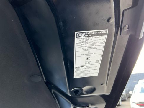 Used 2025 Honda Pilot EX-L image 24