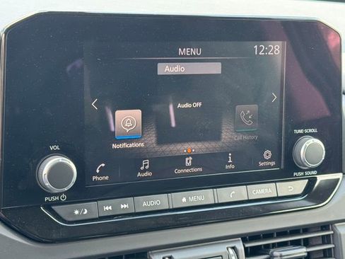 Used 2025 Nissan Pathfinder S image 29