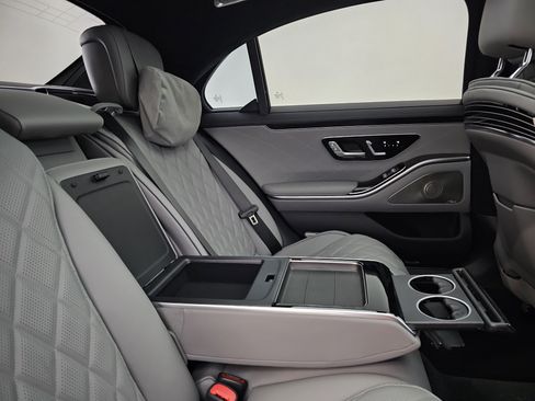 Certified 2024 Mercedes-Benz S 500 4MATIC image 24