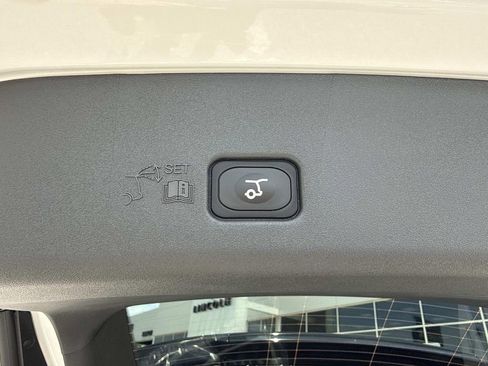 New 2026 Lincoln Nautilus Reserve w/ Jet Appearance Package AWD/4WD image 12