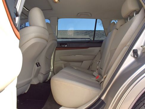 Used 2014 Subaru Outback 2.5i Limited image 29