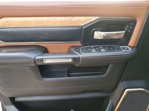 Used 2022 RAM 3500 Limited AWD/4WD image 17