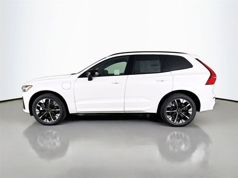 New 2026 Volvo XC60 T8 Plus w/ Protection Package Premier image 4