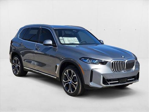 Used 2026 BMW X5 sDrive40i w/ Climate Comfort Package image 7