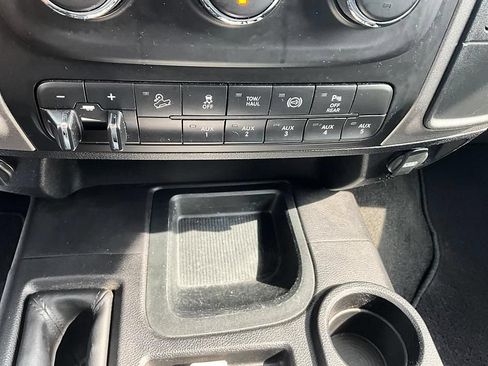 Used 2017 RAM 2500 Tradesman w/ Chrome Appearance Group AWD/4WD image 27
