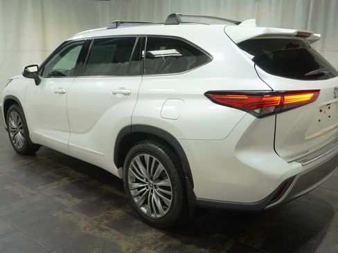 Used 2021 Toyota Highlander Platinum AWD/4WD image 8