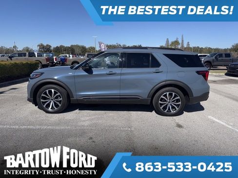Used 2025 Ford Explorer ST-Line image 8