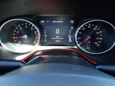 Used 2019 Jeep Compass Trailhawk AWD/4WD image 22