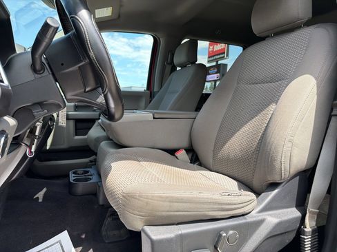 Used 2015 Ford F150 XLT w/ Equipment Group 302A Luxury AWD/4WD image 11