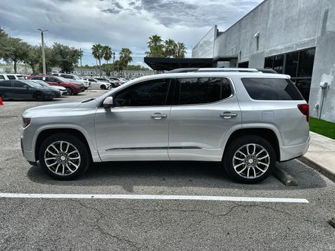 Used 2021 GMC Acadia Denali w/ Denali Technology Package FWD image 5