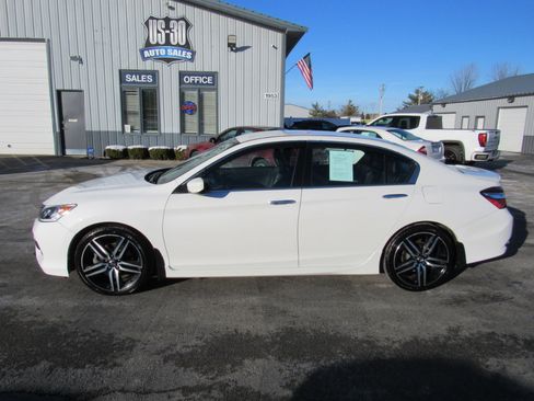Used 2017 Honda Accord Sport Special Edition image 2