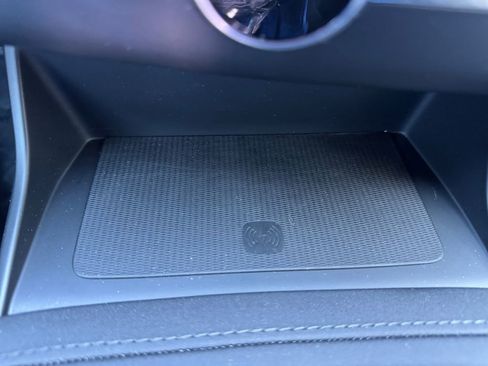 Certified 2025 Volvo XC90 B6 Plus image 18